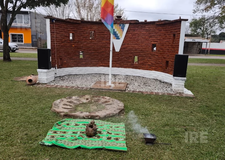 Puerto Gaboto recordó la preexistencia y el legado de los pueblos indígenas santafesinos Puerto Gaboto recordó la preexistencia y el legado de los pueblos indígenas santafesinos