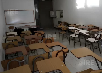 Docentes de la UNR ratificaron el paro de toda la semana y rechazaron el acuerdo salarial Docentes de la UNR ratificaron el paro de toda la semana y rechazaron el acuerdo salarial